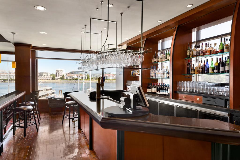Coast Victoria Hotel & Marina By Apa Extérieur photo